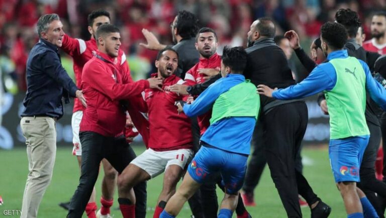 شجار عنيف بعد نهاية السوبر المصري في أبوظبي
